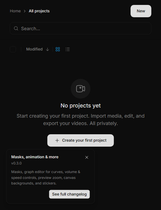 OpenCut 实际应用界面:项目管理页与 v0.3.0 更新日志(遮罩、曲线、音量/速度、贴纸等)